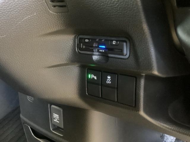 Ｎ－ＢＯＸカスタム Ｌスタイル＋ブラック　純正ナビ　フルセグ　リアカメラ　シティブレーキアクティブシステム　パワステ　シ－トヒ－タ－　ＡＢＳ　ナビ＆ＴＶ　オートエアコン　クルコン　横滑防止　ＬＥＤランプ　サイドエアバッグ　盗難防止装置（15枚目）