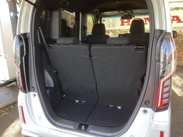 Ｎ－ＢＯＸカスタム Ｌスタイル＋ブラック　純正ナビ　フルセグ　リアカメラ　シティブレーキアクティブシステム　パワステ　シ－トヒ－タ－　ＡＢＳ　ナビ＆ＴＶ　オートエアコン　クルコン　横滑防止　ＬＥＤランプ　サイドエアバッグ　盗難防止装置（21枚目）
