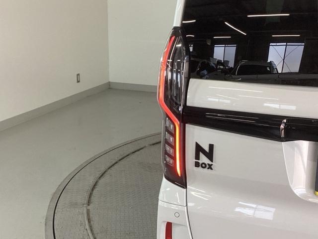 Ｎ－ＢＯＸカスタム Ｌスタイル＋ブラック　純正ナビ　フルセグ　リアカメラ　シティブレーキアクティブシステム　パワステ　シ－トヒ－タ－　ＡＢＳ　ナビ＆ＴＶ　オートエアコン　クルコン　横滑防止　ＬＥＤランプ　サイドエアバッグ　盗難防止装置（34枚目）