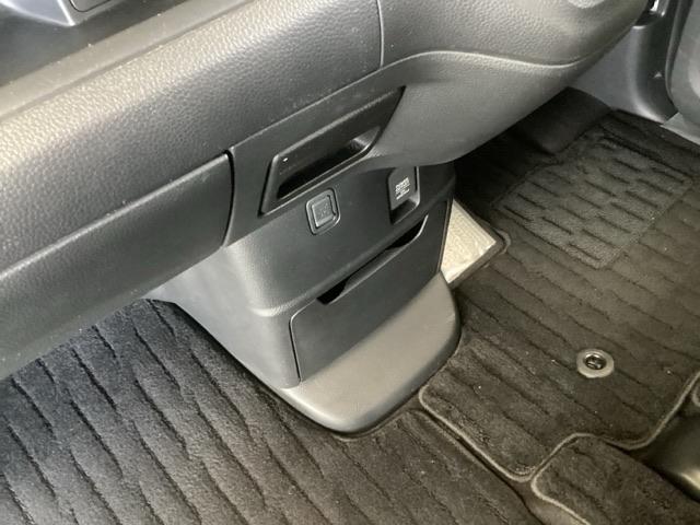 Ｎ－ＢＯＸカスタム Ｌスタイル＋ブラック　純正ナビ　フルセグ　リアカメラ　シティブレーキアクティブシステム　パワステ　シ－トヒ－タ－　ＡＢＳ　ナビ＆ＴＶ　オートエアコン　クルコン　横滑防止　ＬＥＤランプ　サイドエアバッグ　盗難防止装置（41枚目）