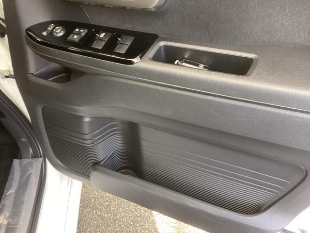 Ｎ－ＢＯＸカスタム Ｌスタイル＋ブラック　純正ナビ　フルセグ　リアカメラ　シティブレーキアクティブシステム　パワステ　シ－トヒ－タ－　ＡＢＳ　ナビ＆ＴＶ　オートエアコン　クルコン　横滑防止　ＬＥＤランプ　サイドエアバッグ　盗難防止装置（48枚目）