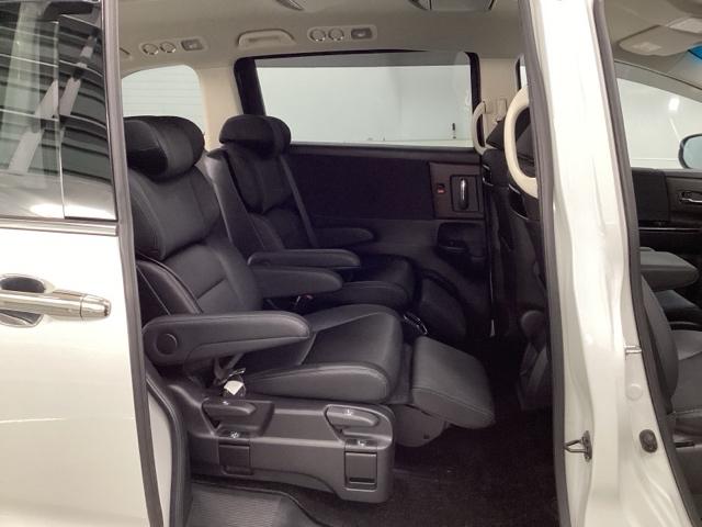 �y�I�b�g�}���z�����悹�邽�߂̑��u���䂪���Ă���܂��B��Ȃł�����L�΂��ă����b�N�X�����p���ŉ߂������Ƃ��ł��܂��B�������h���C�u��Ԓ����ɕ֗��ł��B