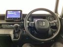 ホンダ純正メモリーナビ搭載なので、遠方へのドライブもお任せ下さい!ステアリング左手側にオーディオ関連のコントロールスイッチを配置しています。操作時は視線を逸らすことなく運転に集中できます