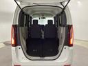 シートを倒せばラゲッジスペースも広々。ＢＢＱやゴルフなど様々な用途で活躍します。アクティブに動かれるお客様には強い味方です！