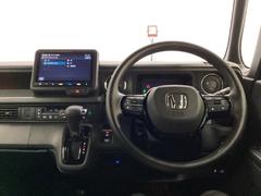 �ɥ饤�С����濴�˼����˼꤬�Ϥ����֤ˣ��ԥ��쥯�ȥ�С��䥨�����󡢣ţԣäʤɤ����֡��������ͥ��Ƥ��ޤ��� 3