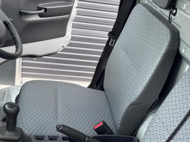 �������t�����g�V�[�g�B�^�]�Ȃ͕K���g�p���镔���ł��̂ŁA����S�n���d�v�ł��I