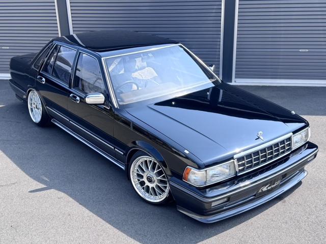 グロリア ベンコラ 車高調 ピロアッパー 17インチアルミホイール フロントリップ マッドガード ノーマルから仕上げ! 全面塗装色替え!(3枚目)