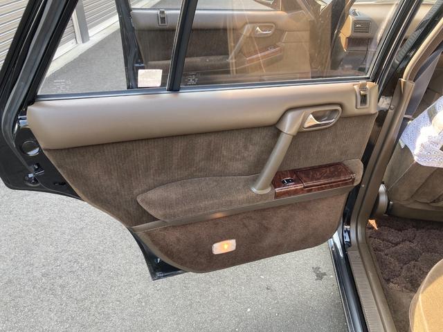 グロリア ベンコラ 車高調 ピロアッパー 17インチアルミホイール フロントリップ マッドガード ノーマルから仕上げ! 全面塗装色替え!(35枚目)