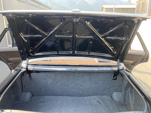 グロリア ベンコラ 車高調 ピロアッパー 17インチアルミホイール フロントリップ マッドガード ノーマルから仕上げ! 全面塗装色替え!(42枚目)