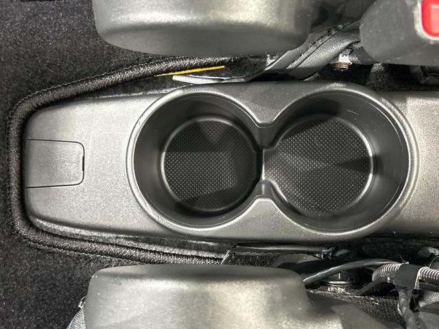 Ｆ　禁煙車　ドライブレコーダー　Ｂｌｕｅｔｏｏｔｈ　リモコンキー　１４インチアルミホイール　エアコン　横滑り防止装置　ドアバイザー　プライバシーガラス(41枚目)