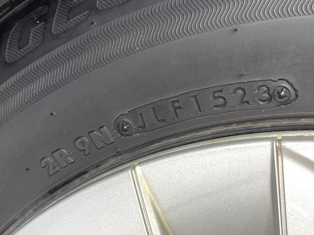 プリウス Ｓセーフティプラス　純正９インチＳＤナビ　バックカメラ　衝突被害軽減システム　レーダークルーズ　禁煙車　コーナーセンサー　スマートキー　ＬＥＤヘッド　オートハイビーム　車線逸脱警報　オートライト　オートエアコン（59枚目）