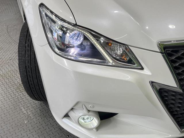 クラウンハイブリッド アスリートＳ　メーカー８型ナビ　バックカメラ　禁煙車　レザーシート　クルコン　前席シートエアコン　ドラレコ　パワーシート　ＨＩＤヘッド　ビルトインＥＴＣ　コーナーセンサー　オートハイビーム　オートライト（12枚目）