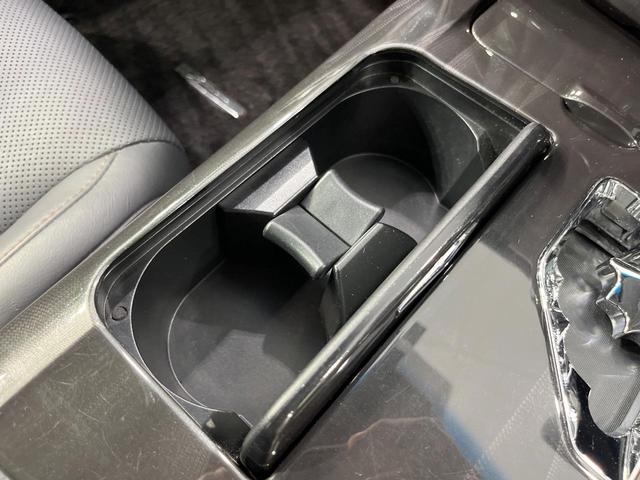 クラウンハイブリッド アスリートＳ　メーカー８型ナビ　バックカメラ　禁煙車　レザーシート　クルコン　前席シートエアコン　ドラレコ　パワーシート　ＨＩＤヘッド　ビルトインＥＴＣ　コーナーセンサー　オートハイビーム　オートライト（41枚目）