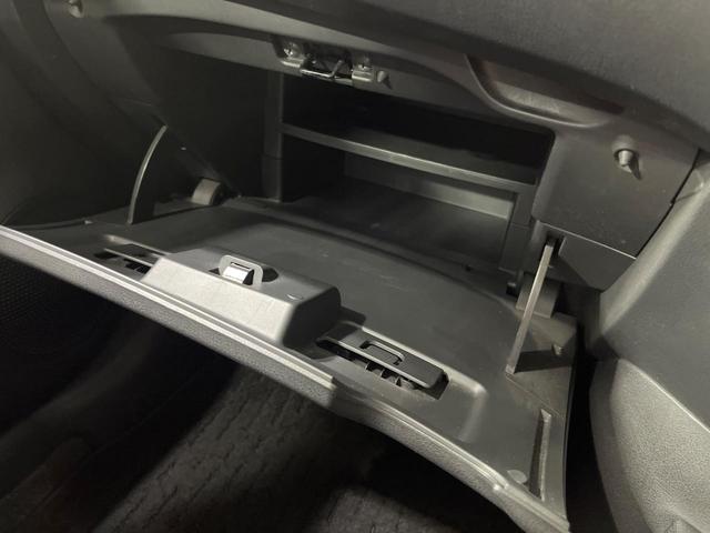 ノート Ｓ　純正ＳＤナビ　衝突被害軽減システム　禁煙車　コーナーセンサー　車線逸脱警報　オートライト　レーンアシスト　Ｂｌｕｅｔｏｏｔｈ　ＣＤ　ＤＶＤ再生　フルセグＴＶ　アイドリングストップ　ドアバイザー（49枚目）