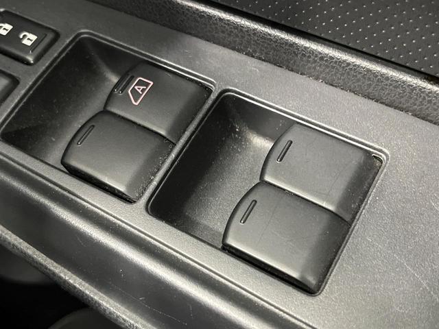 ノート Ｓ　純正ＳＤナビ　衝突被害軽減システム　禁煙車　コーナーセンサー　車線逸脱警報　オートライト　レーンアシスト　Ｂｌｕｅｔｏｏｔｈ　ＣＤ　ＤＶＤ再生　フルセグＴＶ　アイドリングストップ　ドアバイザー（51枚目）