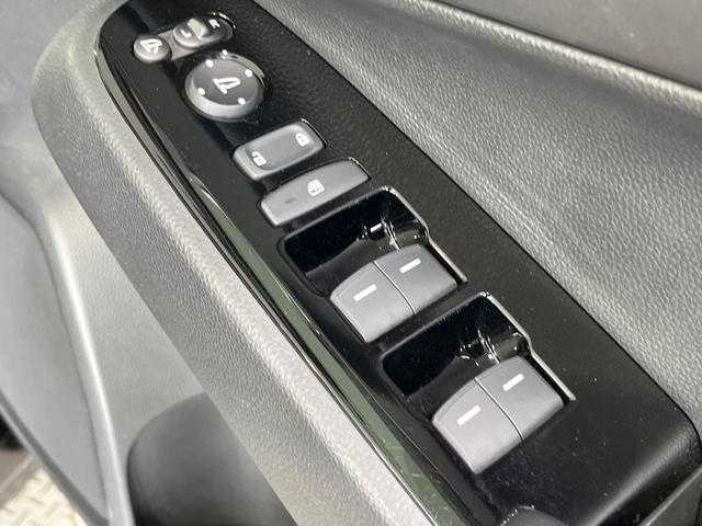 ヴェゼル ｅ：ＨＥＶ　Ｚ　純正９インチコネクトナビ　全周囲カメラ　衝突軽減装置　電動リアゲート　ＢＳＭ　レーダークルーズ　禁煙車　ハーフレザーシート　コーナーセンサー　ＬＥＤヘッド　ＥＴＣ　オートハイビーム　オートライト（22枚目）