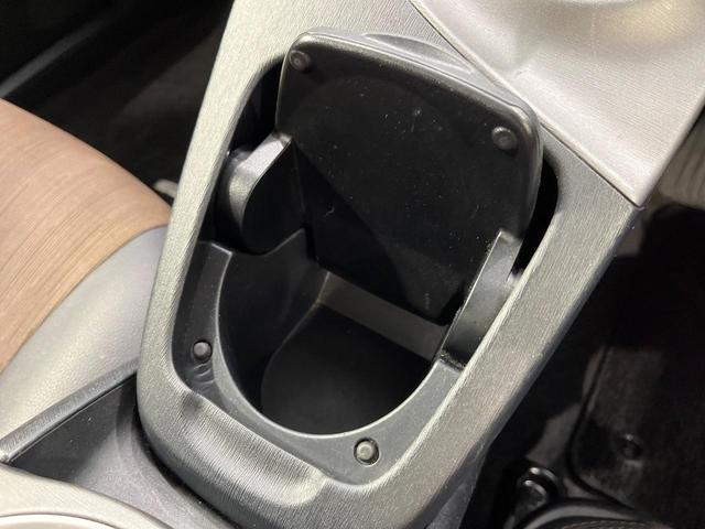 プリウス Ｇ　純正ＳＤナビ　バックカメラ　禁煙車　パワーシート　スマートキー　ＨＩＤヘッド　ビルトインＥＴＣ　クルコン　オートライト　オートエアコン　純正１５インチアルミ　Ｂｌｕｅｔｏｏｔｈ　ＣＤ　フルセグ（35枚目）