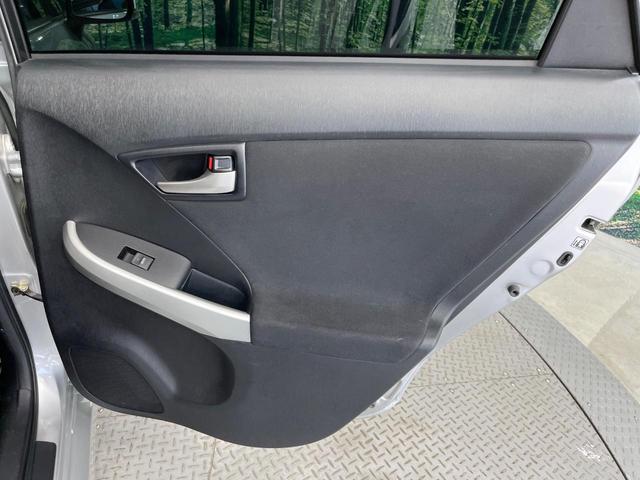 プリウス Ｇ　純正ＳＤナビ　バックカメラ　禁煙車　パワーシート　スマートキー　ＨＩＤヘッド　ビルトインＥＴＣ　クルコン　オートライト　オートエアコン　純正１５インチアルミ　Ｂｌｕｅｔｏｏｔｈ　ＣＤ　フルセグ（41枚目）