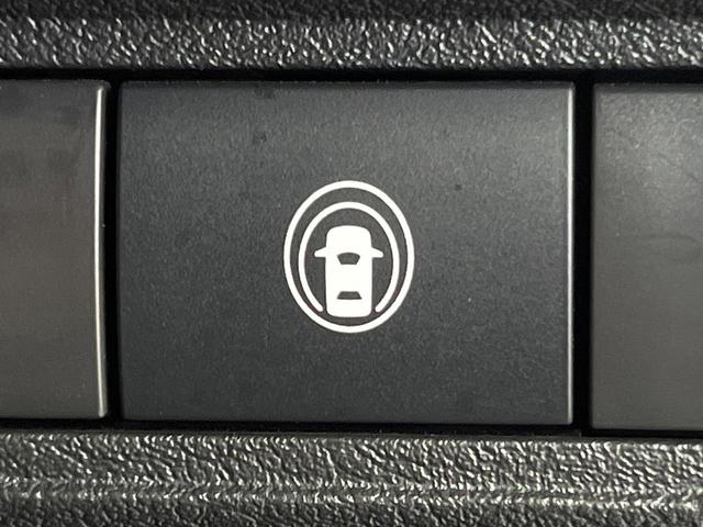 ノート Ｘ　純正９型ナビ　全周囲カメラ　衝突軽減装置　デジタルミラー　禁煙車　ドラレコ　コーナーセンサー　スマートキー　ＬＥＤヘッド　ビルトインＥＴＣ　オートライト　Ｂｌｕｅｔｏｏｔｈ　フルセグ　ＬＥＤフォグ（6枚目）