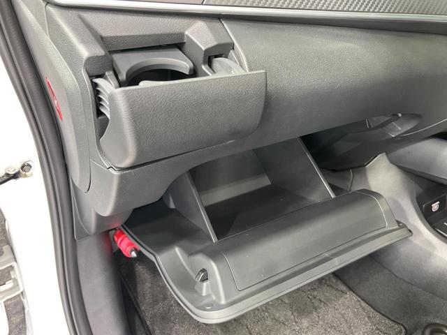 ノート Ｘ　純正９型ナビ　全周囲カメラ　衝突軽減装置　デジタルミラー　禁煙車　ドラレコ　コーナーセンサー　スマートキー　ＬＥＤヘッド　ビルトインＥＴＣ　オートライト　Ｂｌｕｅｔｏｏｔｈ　フルセグ　ＬＥＤフォグ（33枚目）