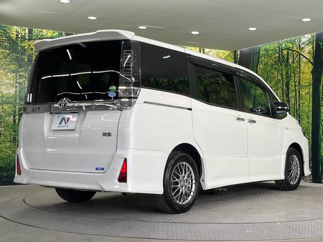 ヴォクシー ハイブリッドＺＳ　煌　純正１０型ナビ　両側電動ドア　バックカメラ　衝突被害軽減システム　禁煙車　ドラレコ　コーナーセンサー　スマートキー　ＬＥＤヘッド　ＥＴＣ　クルコン　オートハイビーム　車線逸脱警報　オートライト（18枚目）