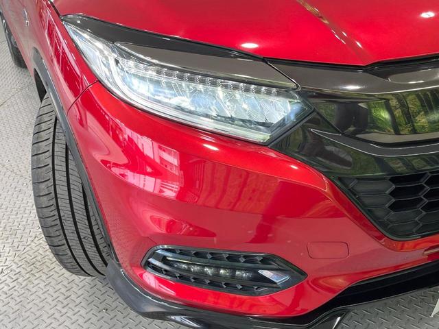 ヴェゼル ハイブリッドＲＳ・ホンダセンシング　禁煙車　純正８型ＳＤナビ　バックカメラ　衝突被害軽減システム　レーダークルーズ　ハーフレザーシート　シートヒーター　コーナーセンサー　スマートキー　ＬＥＤヘッド　ＥＴＣ　車線逸脱警報（12枚目）