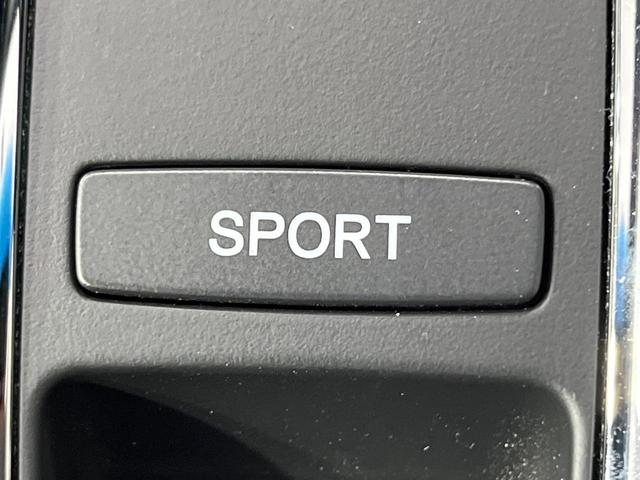 ヴェゼル ハイブリッドＲＳ・ホンダセンシング　禁煙車　純正８型ＳＤナビ　バックカメラ　衝突被害軽減システム　レーダークルーズ　ハーフレザーシート　シートヒーター　コーナーセンサー　スマートキー　ＬＥＤヘッド　ＥＴＣ　車線逸脱警報（43枚目）