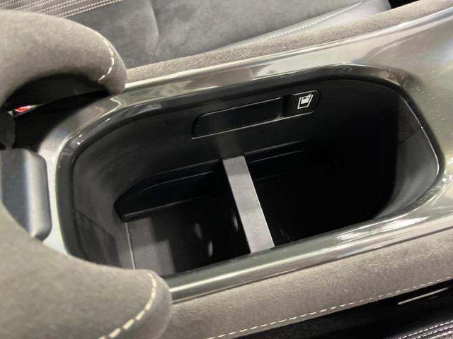 ヴェゼル ハイブリッドＲＳ・ホンダセンシング　禁煙車　純正８型ＳＤナビ　バックカメラ　衝突被害軽減システム　レーダークルーズ　ハーフレザーシート　シートヒーター　コーナーセンサー　スマートキー　ＬＥＤヘッド　ＥＴＣ　車線逸脱警報（46枚目）