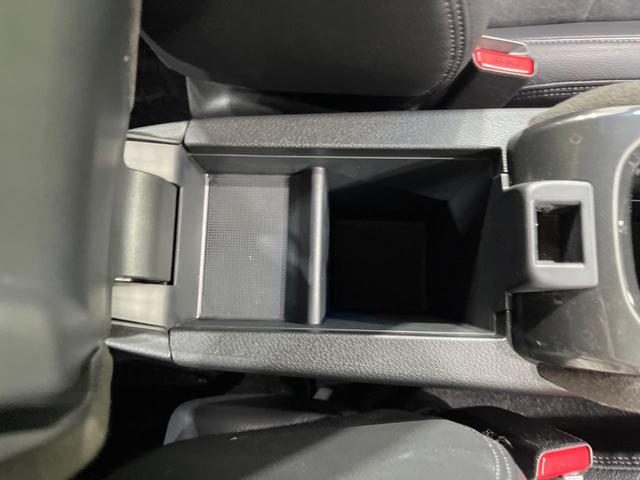ヴェゼル ハイブリッドＲＳ・ホンダセンシング　禁煙車　純正８型ＳＤナビ　バックカメラ　衝突被害軽減システム　レーダークルーズ　ハーフレザーシート　シートヒーター　コーナーセンサー　スマートキー　ＬＥＤヘッド　ＥＴＣ　車線逸脱警報（47枚目）