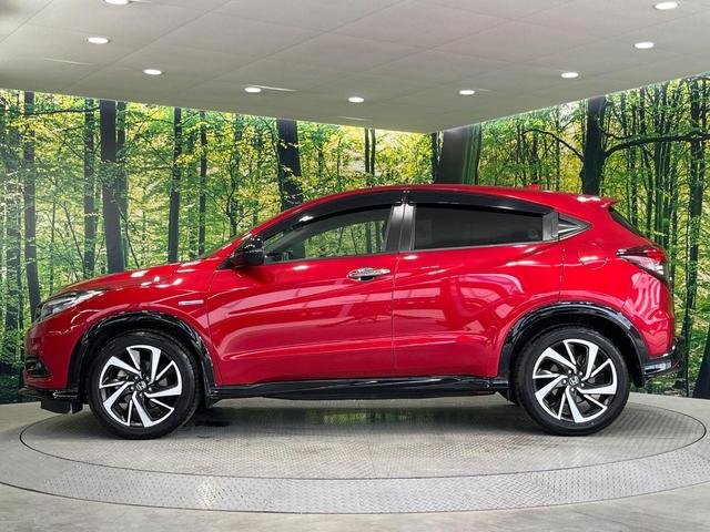 ヴェゼル ハイブリッドＲＳ・ホンダセンシング　禁煙車　純正８型ＳＤナビ　バックカメラ　衝突被害軽減システム　レーダークルーズ　ハーフレザーシート　シートヒーター　コーナーセンサー　スマートキー　ＬＥＤヘッド　ＥＴＣ　車線逸脱警報（65枚目）