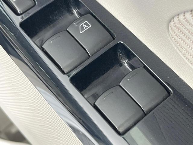 デイズ Ｘ　ＳＤナビ　全周囲カメラ　衝突被害軽減システム　禁煙車　シートヒーター　コーナーセンサー　スマートキー　ＬＥＤヘッド　車線逸脱警報　オートライト　オートエアコン　Ｂｌｕｅｔｏｏｔｈ　ＣＤ　ＤＶＤ再生（32枚目）