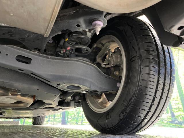 プリウス Ｓ　ＳＤナビ　バックカメラ　衝突被害軽減システム　レーダークルーズ　禁煙車　コーナーセンサー　スマートキー　ＬＥＤヘッド　ＥＴＣ　オートハイビーム　車線逸脱警報　オートライト　オートエアコン（47枚目）