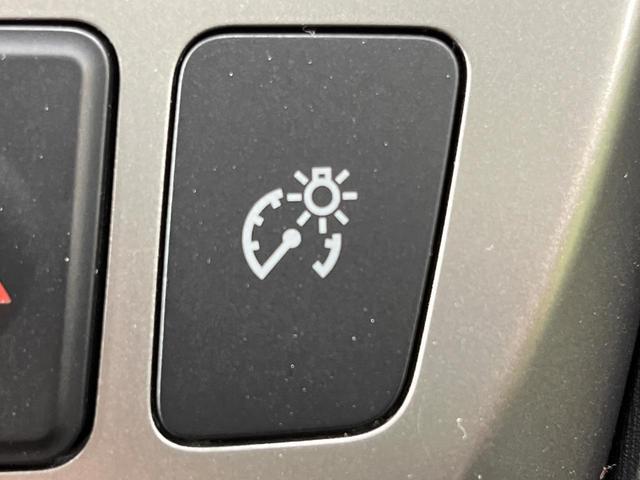 プリウスアルファ Ｓ　純正ＳＤナビ　バックカメラ　禁煙車　ドラレコ　コーナーセンサー　スマートキー　ビルトインＥＴＣ　オートライト　オートエアコン　Ｂｌｕｅｔｏｏｔｈ　ＣＤ　ＤＶＤ再生　フルセグ　ＬＥＤフォグ（30枚目）