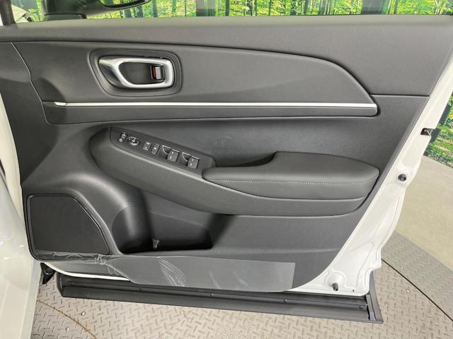 ヴェゼル ｅ：ＨＥＶ　Ｚ　登録済未使用車　純正９型ナビ　バックカメラ　衝突軽減システム　レーダークルーズ　置くだけ充電　電動リアゲート　コーナーセンサー　スマートキー　ＬＥＤヘッド　ＥＴＣ　オートハイビーム（59枚目）
