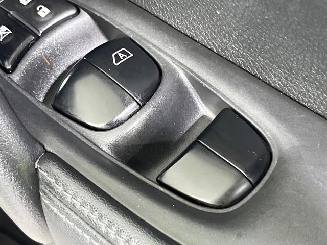 エクストレイル ２０Ｘｉ　４ＷＤ　８型ＳＤナビ　全周囲カメラ　プロパイロット　レーダークルーズ　禁煙車　電動リアゲート　ドラレコ　コーナーセンサー　スマートキー　ＬＥＤヘッド　オートライト　デュアルエアコン（35枚目）