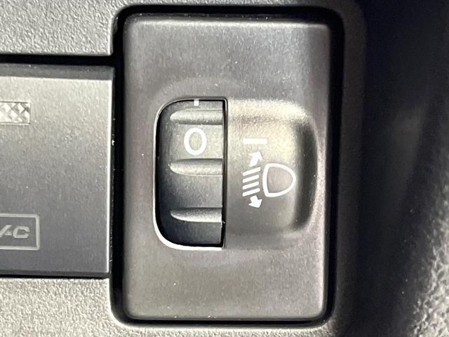 スペーシアカスタム ハイブリッドＸＳターボ　両側電動ドア　純正９型メモリーナビ　全周囲カメラ　衝突被害軽減システム　レーダークルーズ　禁煙車　ドラレコ　コーナーセンサー　ＬＥＤヘッド　ビルトインＥＴＣ　車線逸脱警報　オートライト　オートエアコン（23枚目）