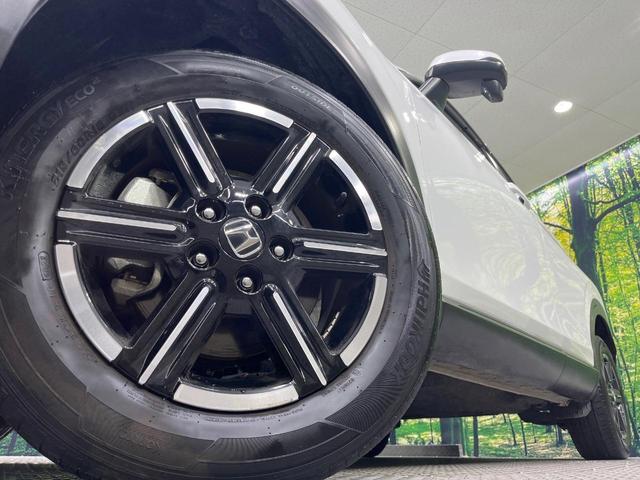 ヴェゼル e:HEV X 純正9型SDナビ バックカメラ レーダークルーズ 禁煙車 コーナーセンサー スマートキー LEDヘッド ビルトインETC 車線逸脱警報 オートライト オートエアコン 純正16インチアルミ(13枚目)