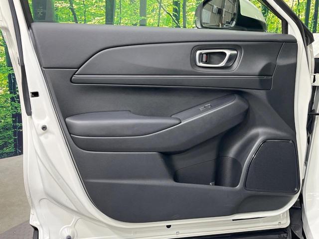 ヴェゼル e:HEV X 純正9型SDナビ バックカメラ レーダークルーズ 禁煙車 コーナーセンサー スマートキー LEDヘッド ビルトインETC 車線逸脱警報 オートライト オートエアコン 純正16インチアルミ(43枚目)