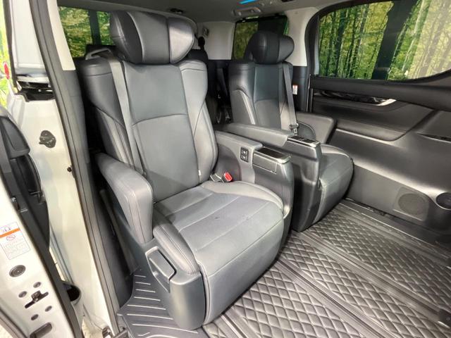 アルファード ２．５Ｓ　Ｃパッケージ　サンルーフ　純正９型ディスプレイオーディオ　両側電動ドア　１２型後席モニター　バックカメラ　レーダークルーズ　禁煙車　ハーフレザーシート　前席シートエアコン　ドラレコ　デジタルインナーミラー（9枚目）