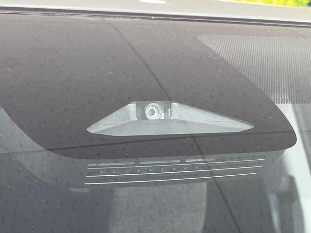 シエンタ ハイブリッドＺ　両側電動ドア　純正１０型ディスプレイオーディオ　純正１２型後席モニター　全周囲カメラ　禁煙車　衝突被害軽減システム　レーダークルーズ　コーナーセンサー　ＬＥＤヘッド　ＥＴＣ２．０　オートハイビーム（5枚目）