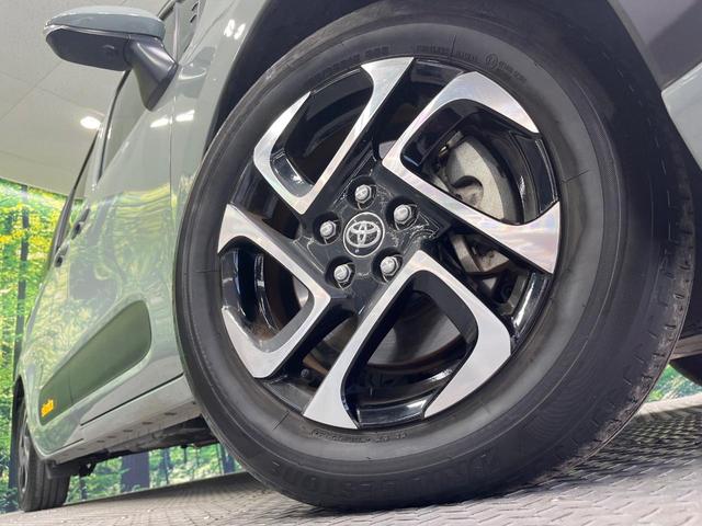 シエンタ ハイブリッドＺ　両側電動ドア　純正１０型ディスプレイオーディオ　純正１２型後席モニター　全周囲カメラ　禁煙車　衝突被害軽減システム　レーダークルーズ　コーナーセンサー　ＬＥＤヘッド　ＥＴＣ２．０　オートハイビーム（12枚目）