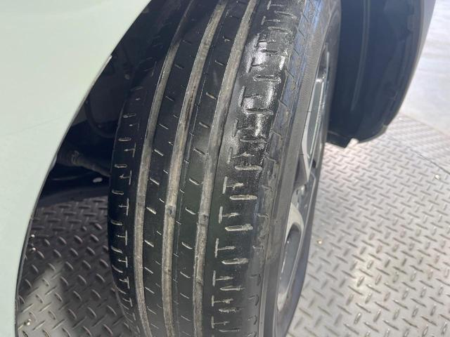 シエンタ ハイブリッドＺ　両側電動ドア　純正１０型ディスプレイオーディオ　純正１２型後席モニター　全周囲カメラ　禁煙車　衝突被害軽減システム　レーダークルーズ　コーナーセンサー　ＬＥＤヘッド　ＥＴＣ２．０　オートハイビーム（27枚目）