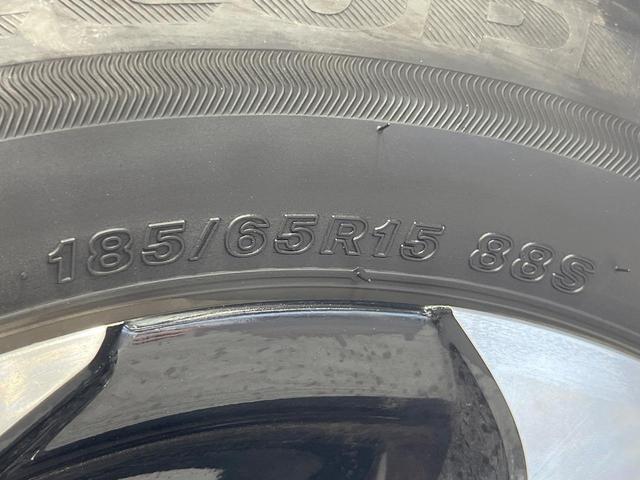 シエンタ ハイブリッドＺ　両側電動ドア　純正１０型ディスプレイオーディオ　純正１２型後席モニター　全周囲カメラ　禁煙車　衝突被害軽減システム　レーダークルーズ　コーナーセンサー　ＬＥＤヘッド　ＥＴＣ２．０　オートハイビーム（28枚目）