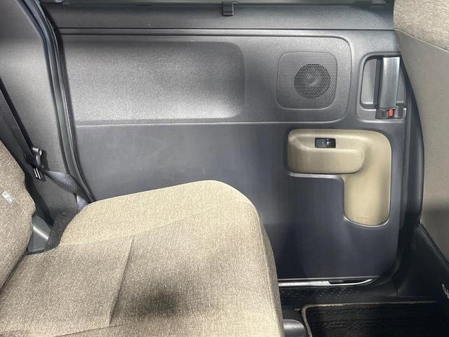 シエンタ ハイブリッドＺ　両側電動ドア　純正１０型ディスプレイオーディオ　純正１２型後席モニター　全周囲カメラ　禁煙車　衝突被害軽減システム　レーダークルーズ　コーナーセンサー　ＬＥＤヘッド　ＥＴＣ２．０　オートハイビーム（34枚目）