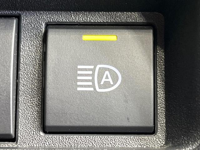 シエンタ ハイブリッドＺ　両側電動ドア　純正１０型ディスプレイオーディオ　純正１２型後席モニター　全周囲カメラ　禁煙車　衝突被害軽減システム　レーダークルーズ　コーナーセンサー　ＬＥＤヘッド　ＥＴＣ２．０　オートハイビーム（45枚目）