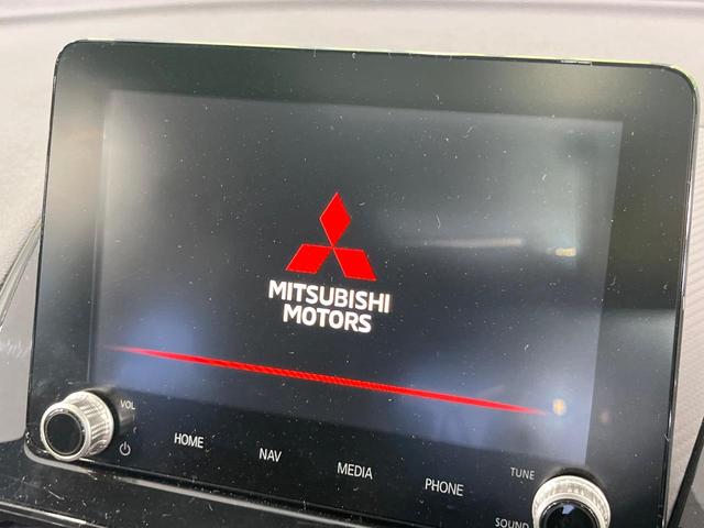 エクリプスクロス ブラックエディション 4WD サンルーフ 全周囲カメラ 純正8型ディスプレイオーディオ 衝突被害軽減システム レーダークルーズ 禁煙車 電動リアゲート ハーフレザーシート 全席シートヒーター パワーシート コーナーセンサー(5枚目)