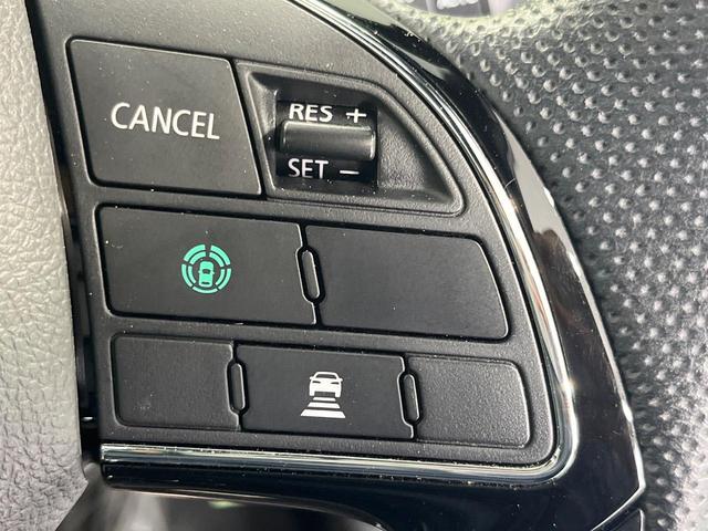 エクリプスクロス ブラックエディション 4WD サンルーフ 全周囲カメラ 純正8型ディスプレイオーディオ 衝突被害軽減システム レーダークルーズ 禁煙車 電動リアゲート ハーフレザーシート 全席シートヒーター パワーシート コーナーセンサー(7枚目)