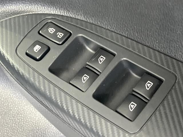 エクリプスクロス ブラックエディション 4WD サンルーフ 全周囲カメラ 純正8型ディスプレイオーディオ 衝突被害軽減システム レーダークルーズ 禁煙車 電動リアゲート ハーフレザーシート 全席シートヒーター パワーシート コーナーセンサー(21枚目)