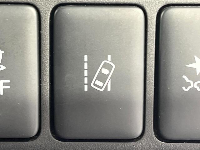 エクリプスクロス ブラックエディション 4WD サンルーフ 全周囲カメラ 純正8型ディスプレイオーディオ 衝突被害軽減システム レーダークルーズ 禁煙車 電動リアゲート ハーフレザーシート 全席シートヒーター パワーシート コーナーセンサー(25枚目)