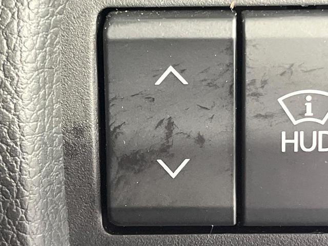 エクリプスクロス ブラックエディション 4WD サンルーフ 全周囲カメラ 純正8型ディスプレイオーディオ 衝突被害軽減システム レーダークルーズ 禁煙車 電動リアゲート ハーフレザーシート 全席シートヒーター パワーシート コーナーセンサー(29枚目)